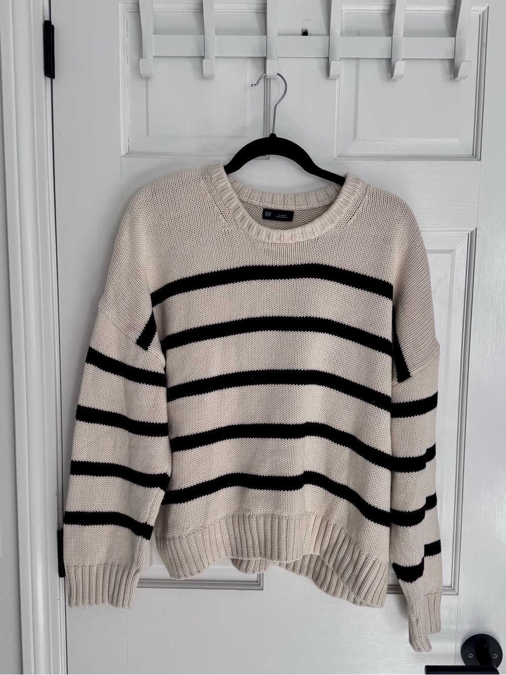 GAP | Cream and Black Striped Crewneck Sweater, Size XL - EUC